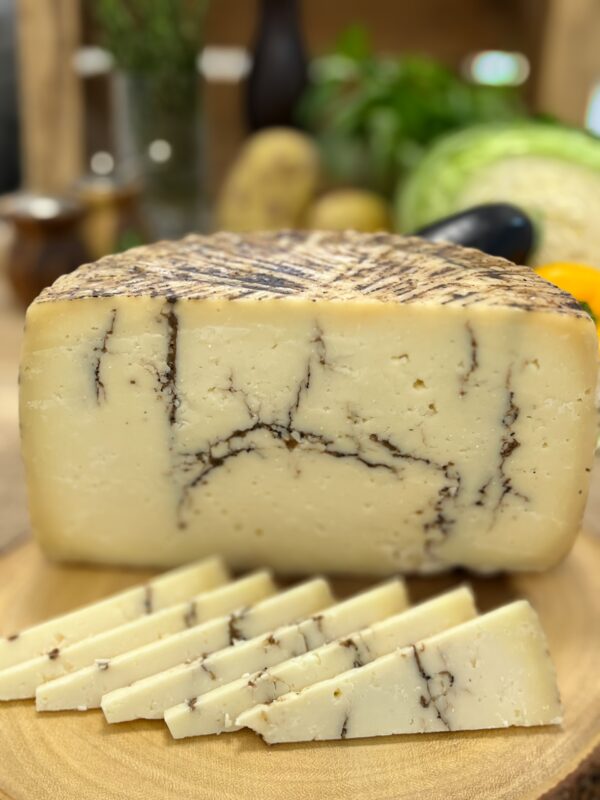 Pecorino moliterno al tartufo nero
