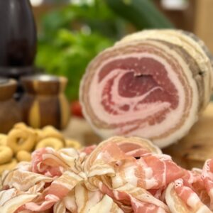 Pancetta Arrotolata con Pepe Nero 250 gr/ración